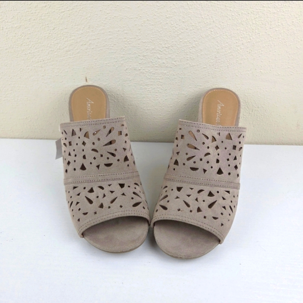 American Eagle Outfitters Women's Size 9.5 Faux Suede Cutout Toe Block Heels NWT